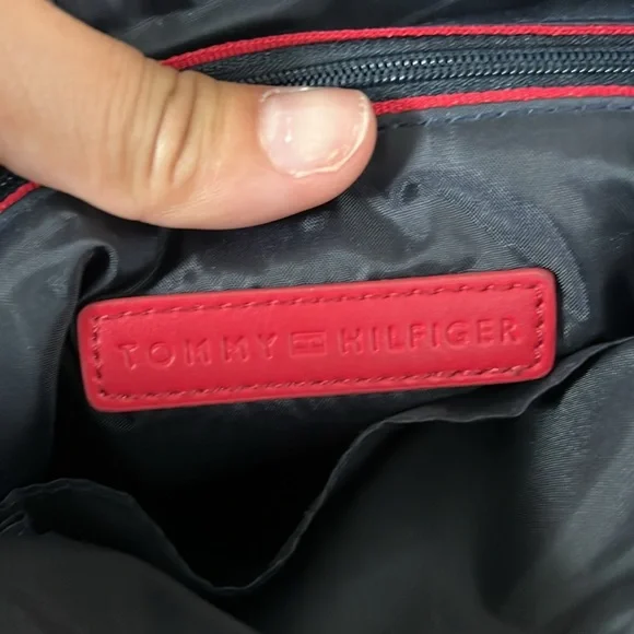 Tommy Hilfiger crossbody bag - Picture 3 of 4